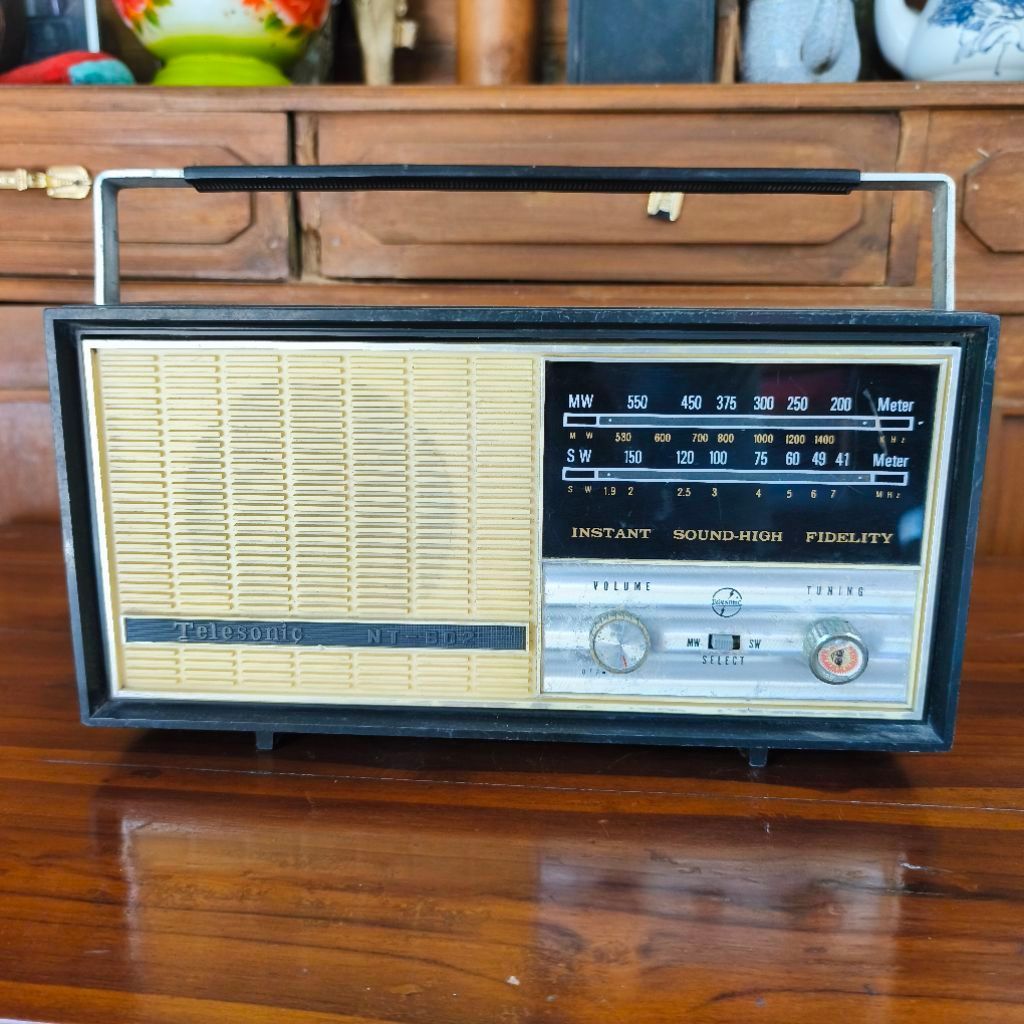 Radio Telesonic NT-B02 Vintage Jadul Radio Mati Hanya Untuk Pajangan Vintage