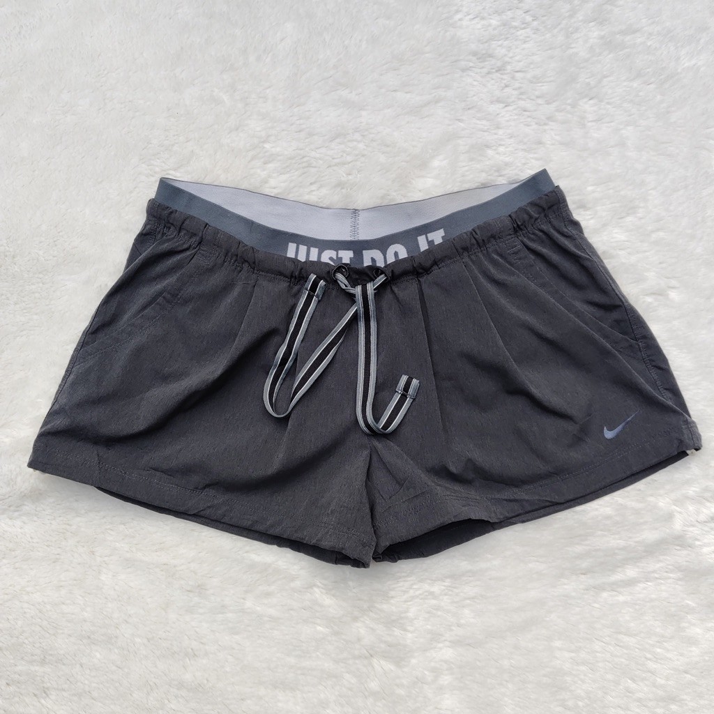 Celana pendek Lari Nike short Pants Women
