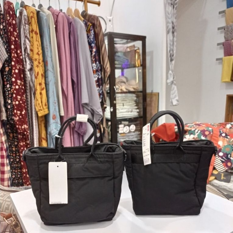UNIQLO TAS SELEMPANG WANITA