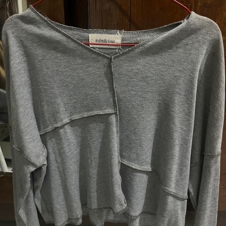Preloved sweater rubylicious