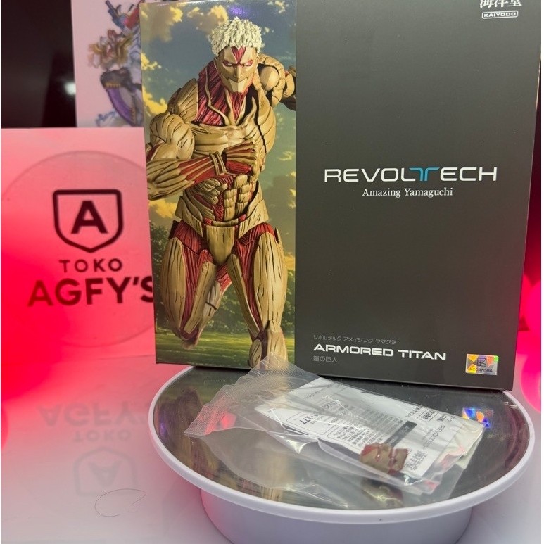 Revoltech Armored Titan - Original
