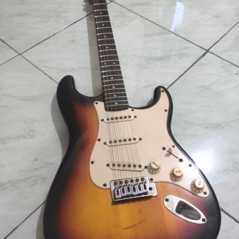squier stratocaster