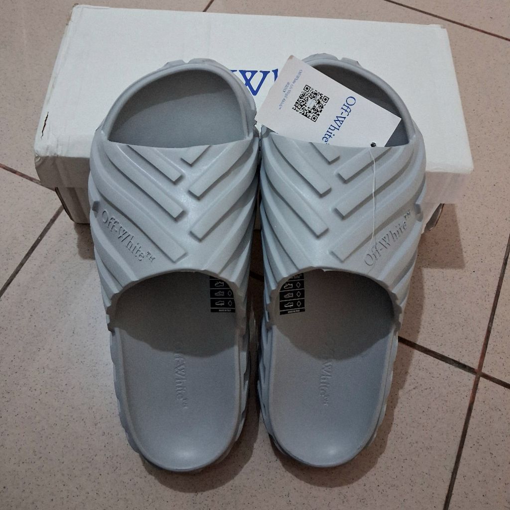 SANDAL SLIDE OFF WHITE BNIB