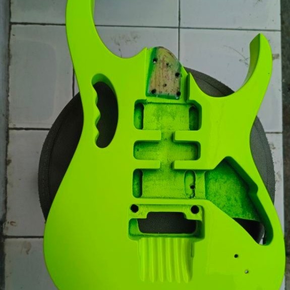 Body gitar listrik model ibz custom