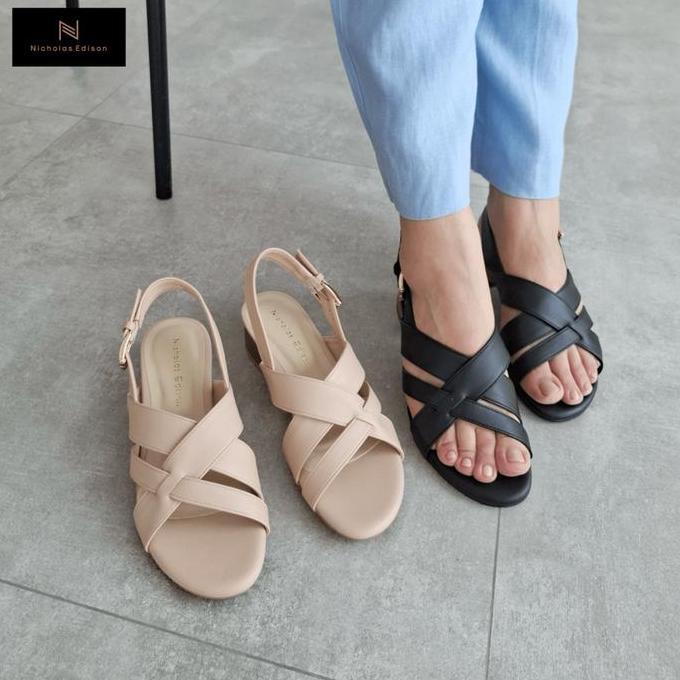 Nicholas Edison Heel Suvira Sandal Block Heels garis low heels