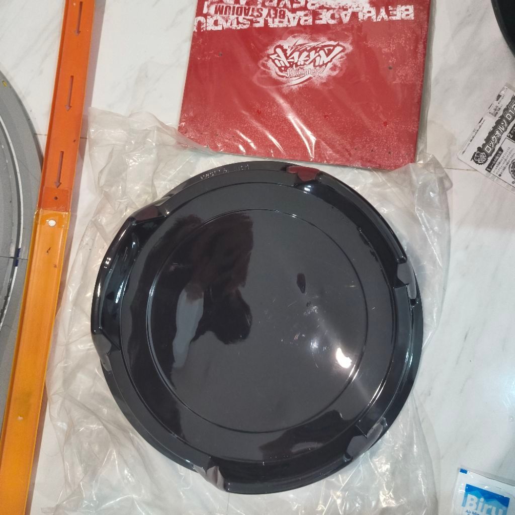 Beyblade Metal Fight bb-107 attack stadium Takara Tomy (sama kayak stadium bb10 tapi warna hitam, co
