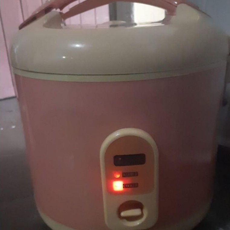 Rice Cooker Kingdom 1.8 liter Magic com second bekas