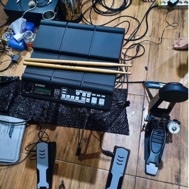 DTX MULTI 12 FULL SAMPLING + Stand + KP65 Pedal + Ku100 + HH400