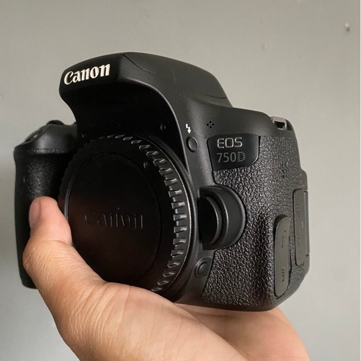 KAMERA CANON 750D BODY ONLY