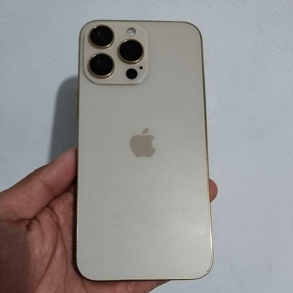 Dummy iphone atau hp mainan