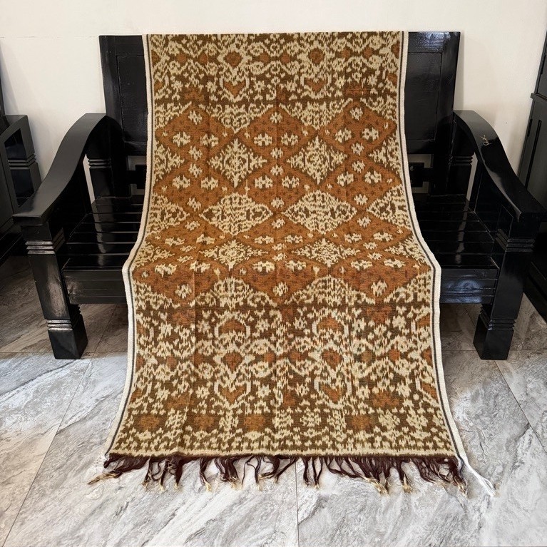 Saput bali tenun blanket