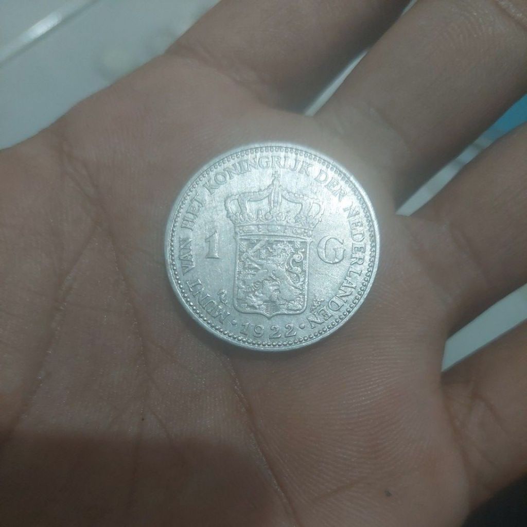 1 gulden tahun 1922. XF detail. original. Koin perak.