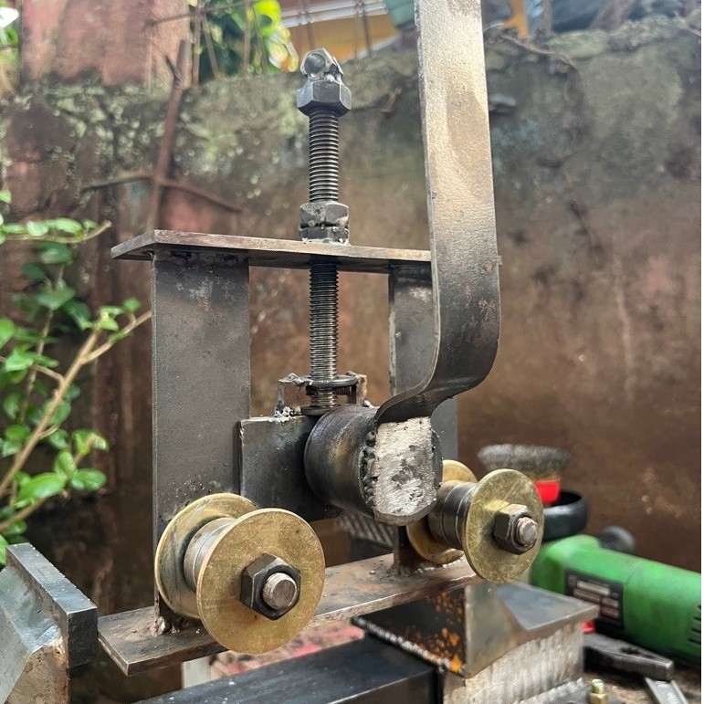Alat roll bending plat besi