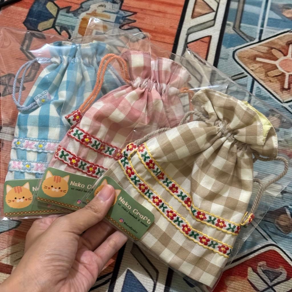 Pouch Kain Serut Motif Kotak Pastel
