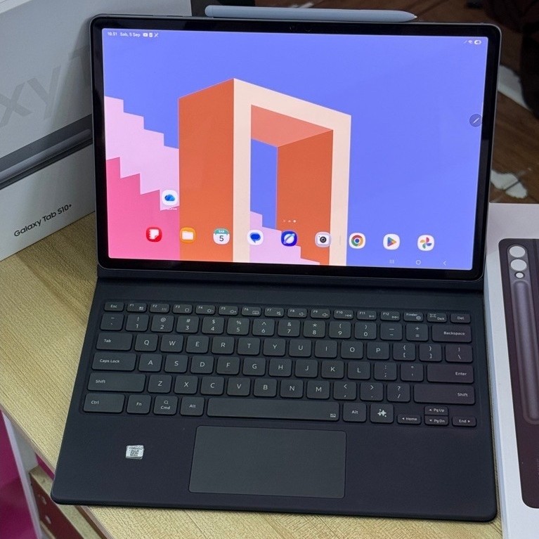 Samsung galaxy Tab S10 plus 12/256gb plus keyboard second mulus sein