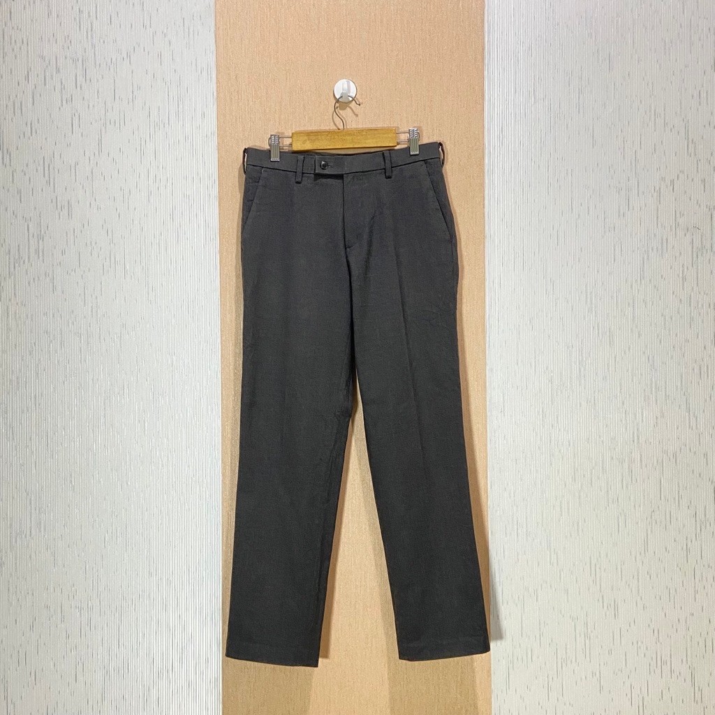 Work Pants UNIQLO HEATTECH / Celana Bahan Pria / JP609 / Size 28
