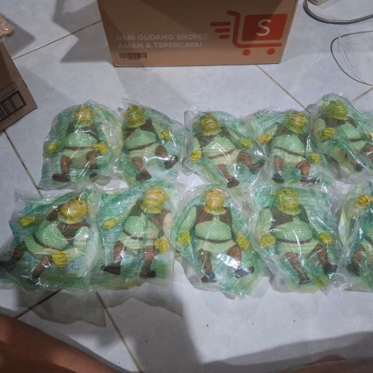 Figure Shrek Mcd Happy meal sealed
