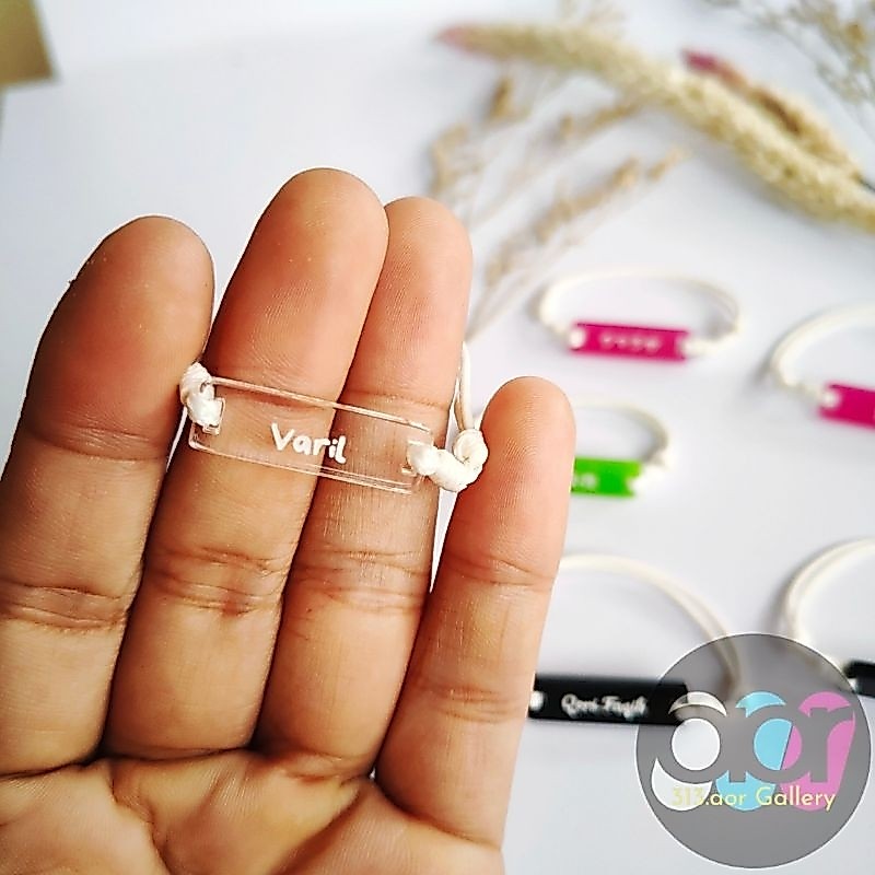 Baru  (BELI 2 LEBIH HEMAT)Gelang Nama bayi / Anak Custom Grafir / Ukir Gelang akrilik,tali hitam/put