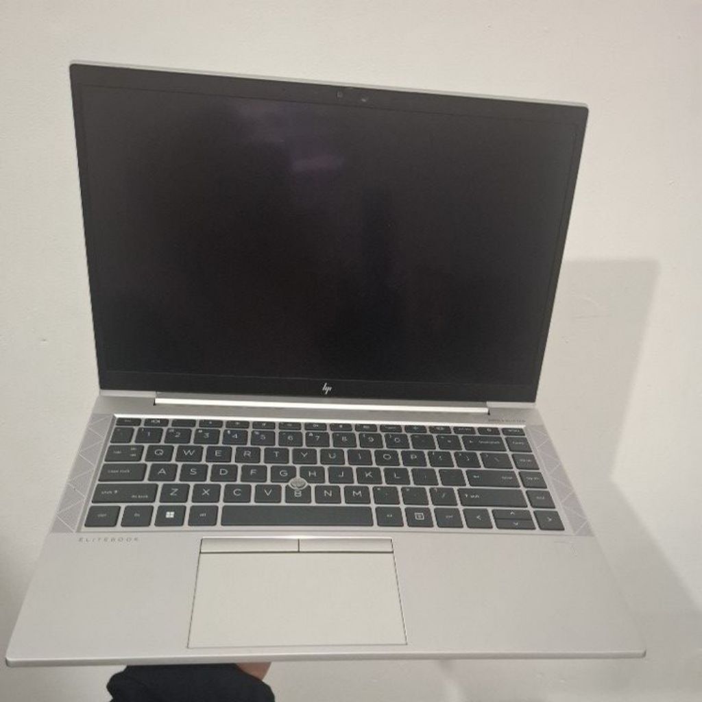 Laptop HP Elitebook 845 G8, dijual apa adanya. Fisik mulus 98%. Casing HP Elitebook 845 G8