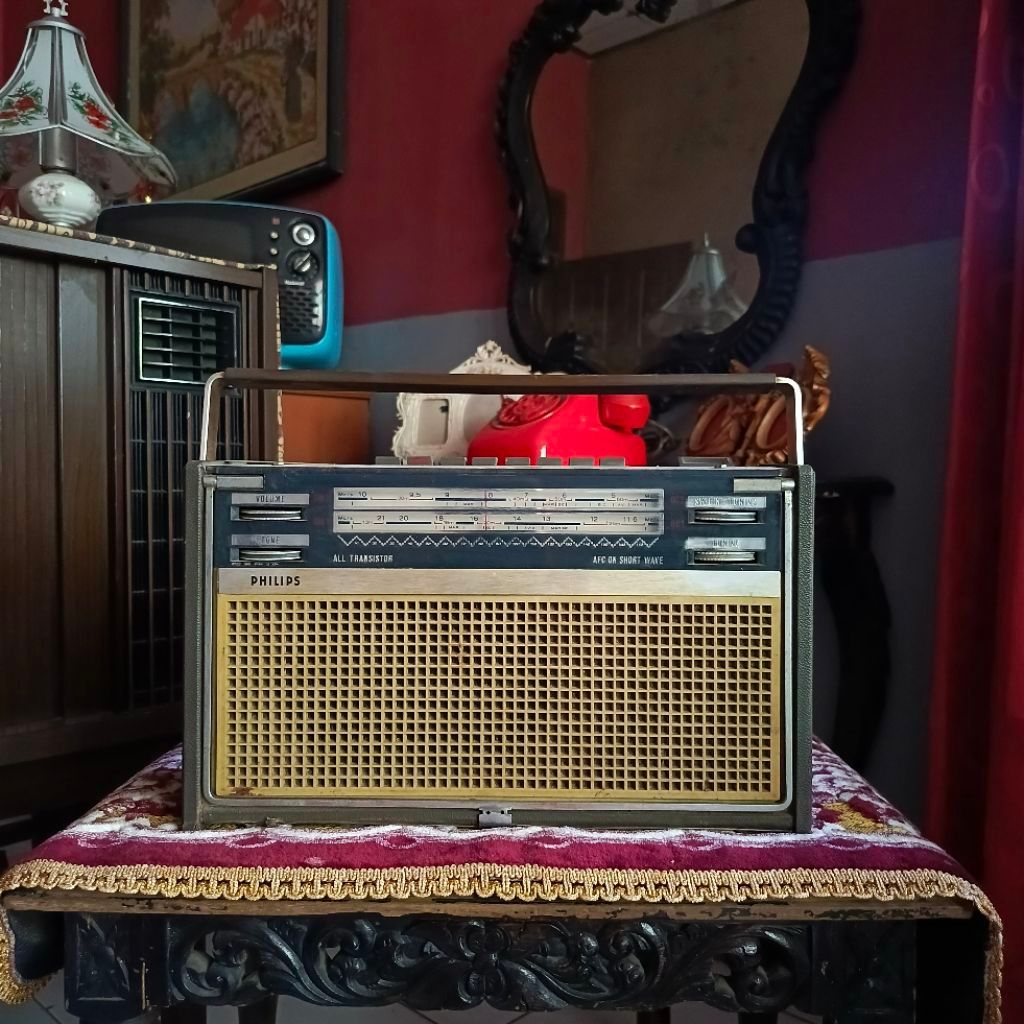 Radio jadul antik vintage Merk Philips lawas kuno
