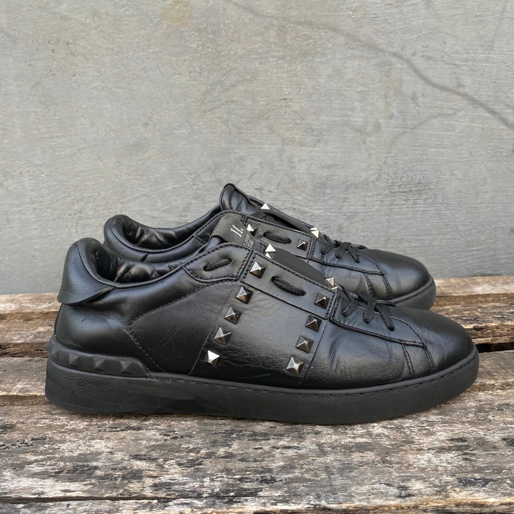 Valentino Garavani leather shoes