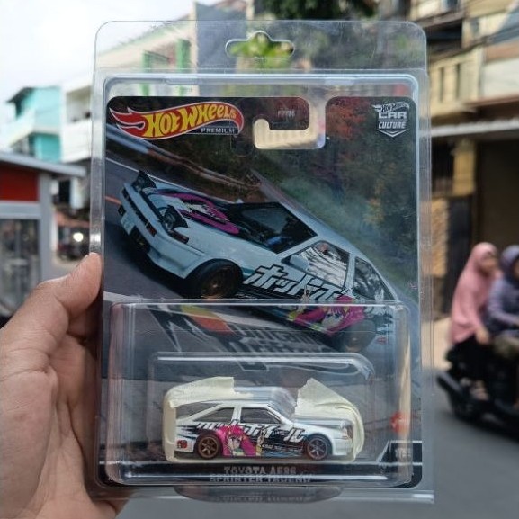 Hot Wheels Mountain Drifters Toyota AE86 Sprinter Trueno Anime (Free Protector)