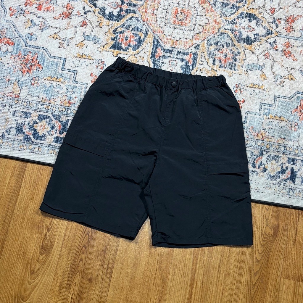 CELANA PENDEK NILON UNIQLO