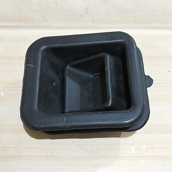 Karet Tutup Garpu Kopling Boot Perseneling Isuzu Panther 2.5