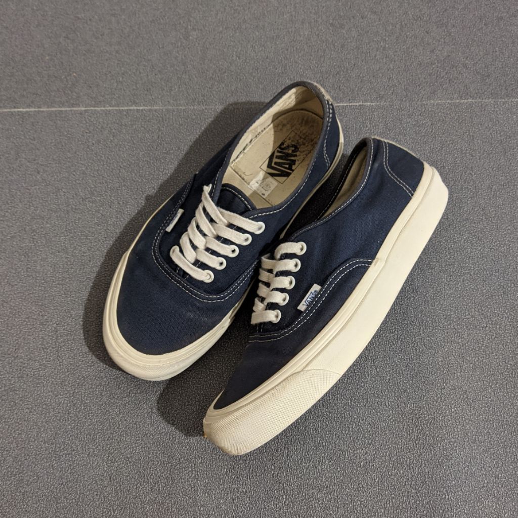 vans authentic