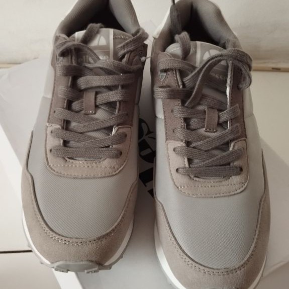 sepatu Ellesse Adrian Grey 41. Baru original. Unisex