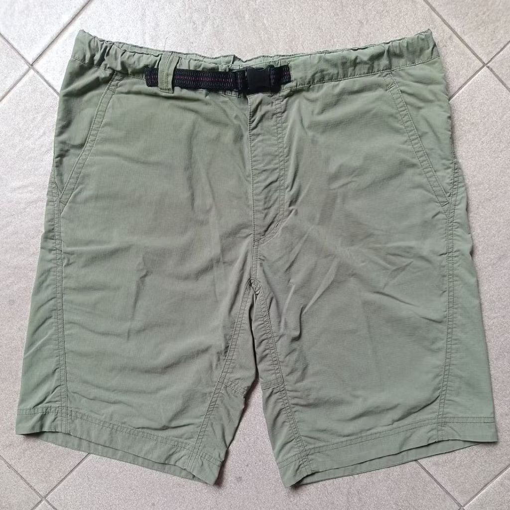 celana pendek outdoor utility UNIQLO