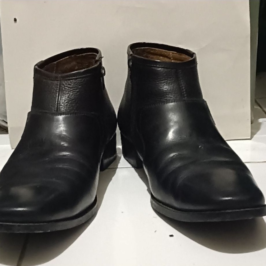 Sepatu formal boot kulit preloved Buccheri
