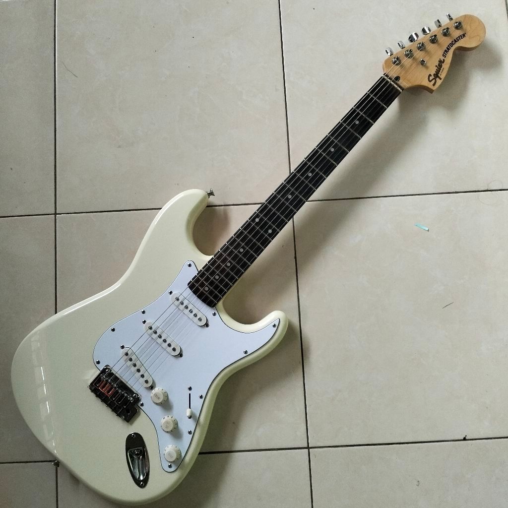 SQUIER AFFINITY STRATOCASTER 2022 ( SQUIER AFFINITY 2022 )