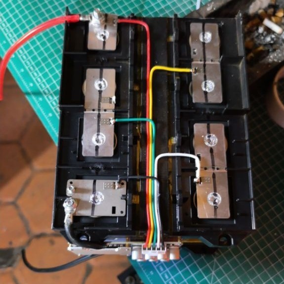 24V100Ah lifepo4 baterai