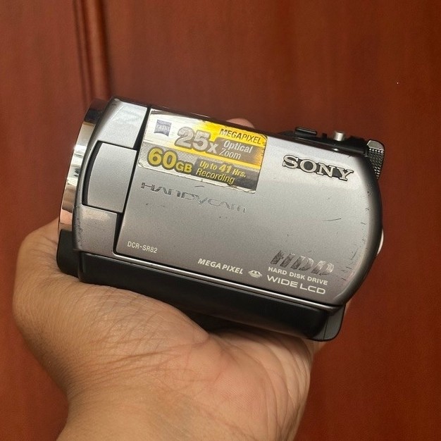 Handycam SONY DCR-SR82 HDD 60GB Hidup