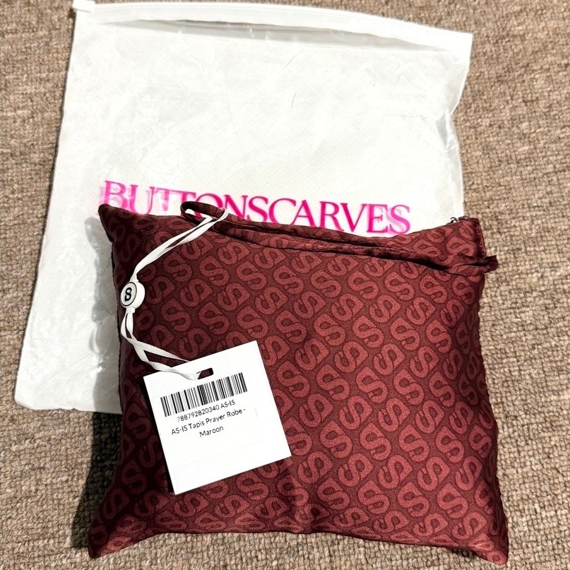 Tapis monogram maroon rose & Capsule Prayer Robe Buttonscarves navy