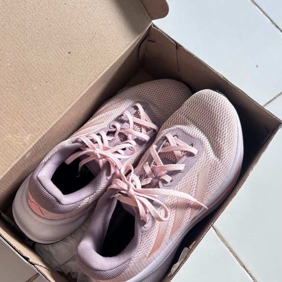 PRELOVED RUNNING SHOES ADIDAS RESPONSE W