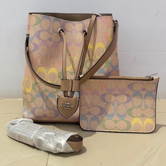 PL Coach Rowan bucket kulit sapi asli
