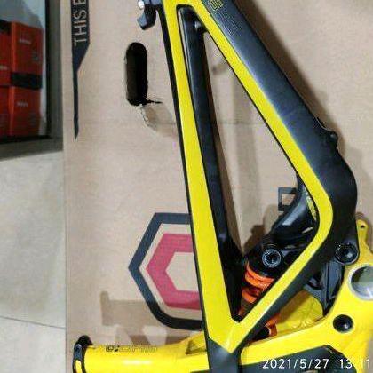POLYGON COLLOSUS DH9 27.5" Carbon Frame Sepeda MTB Full Suspension Fox Float DHX2 Shock