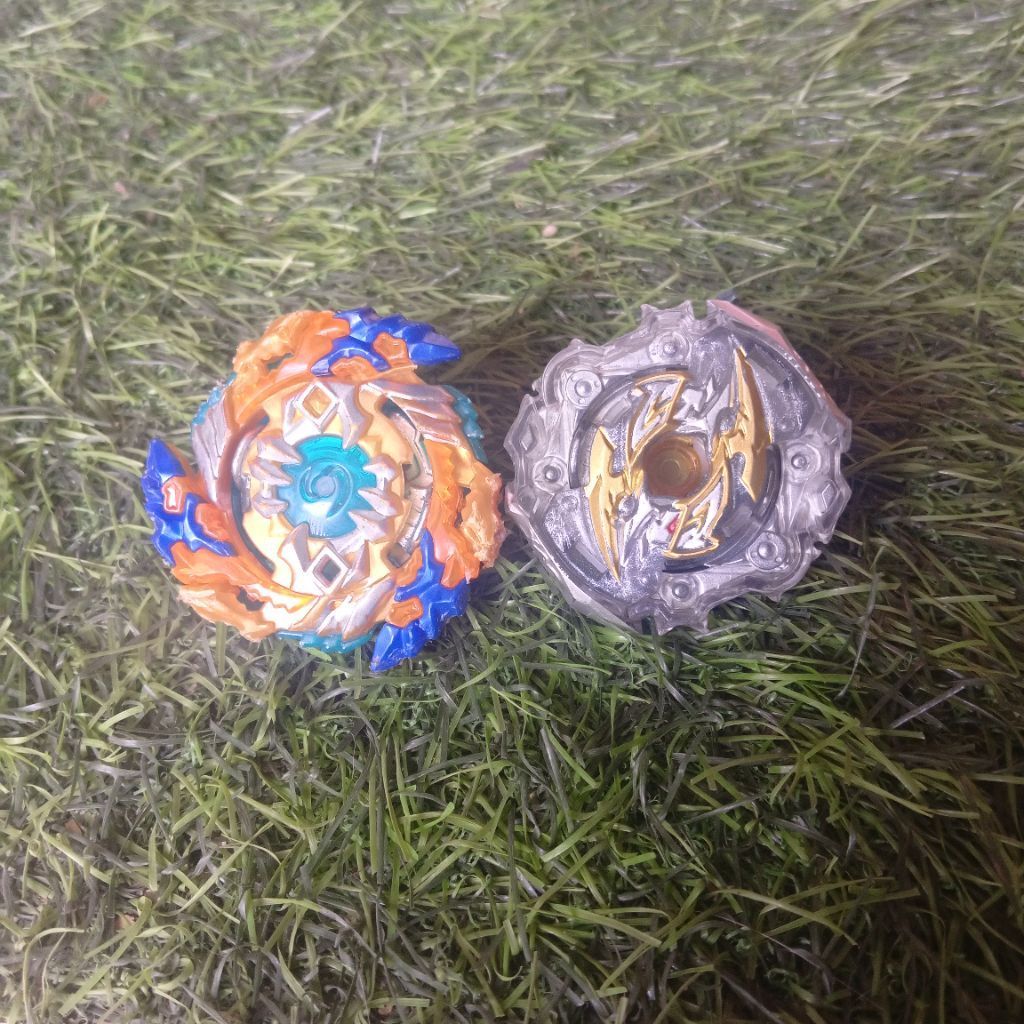 Beyblade gasing kw take all second(tawar harga boleh aja tapi yang wajar mas)