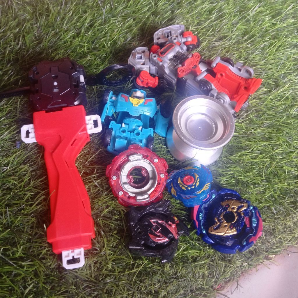 mainan second,Beyblade,yoyo blazing teens,tobot,