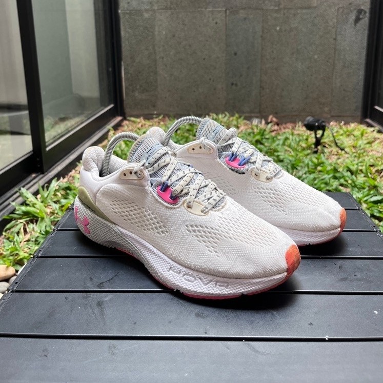 Sepatu Under Armor HOVR Machina 3 Size 40/255