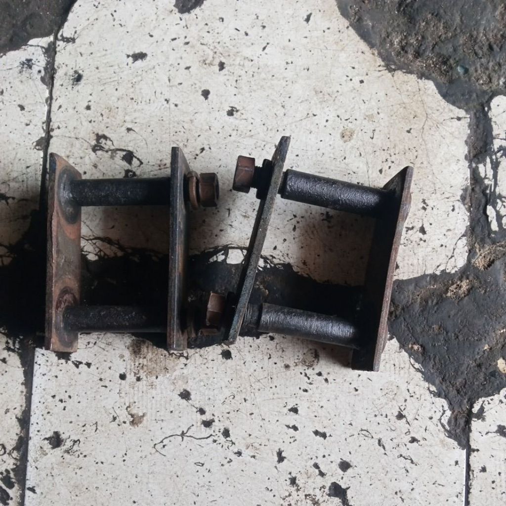 anting per daun belkang Toyota kijang kotak(kijang doyok)