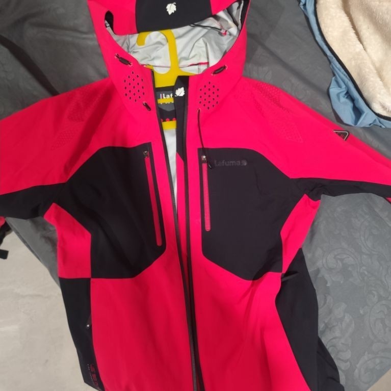 Jaket Lafuma, Goretex Pro, Alpine Mountain expedition series, Warna Merah