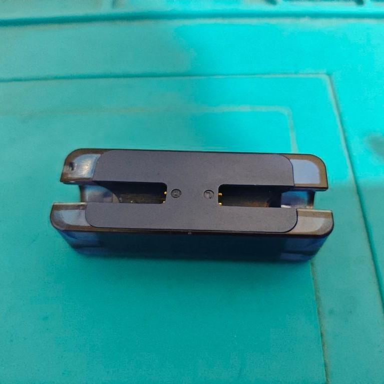 Tempat Charger TWS Monster XKT08