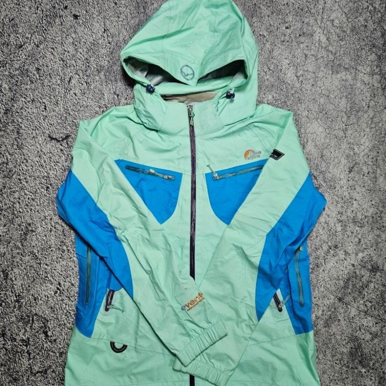 Jacket Outdoor Gunung LOWE ALPINE