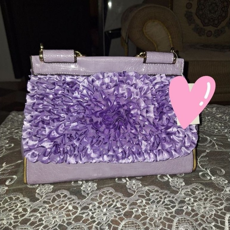 Tas Ruffle Flower Magnet