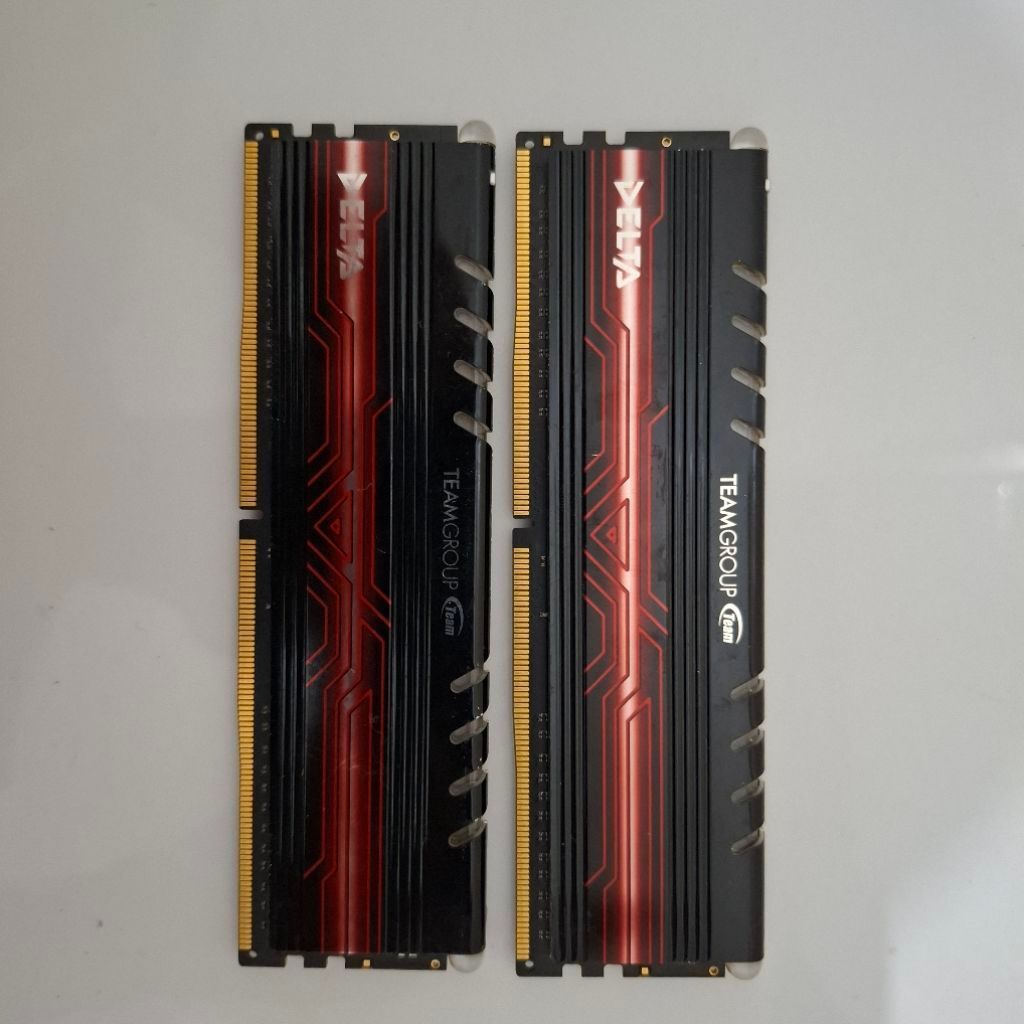 MEMORI TEAM ELITE led 8GB DDR4 2X4