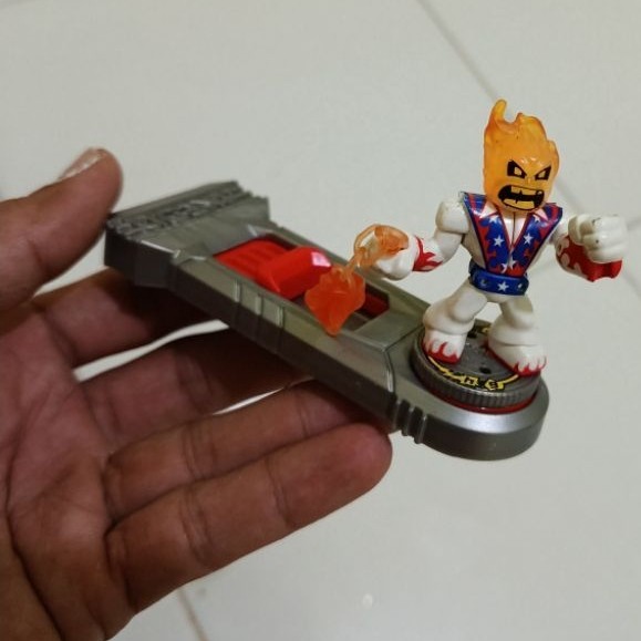 MAINAN FIGUR AKEDO ORIGINAL