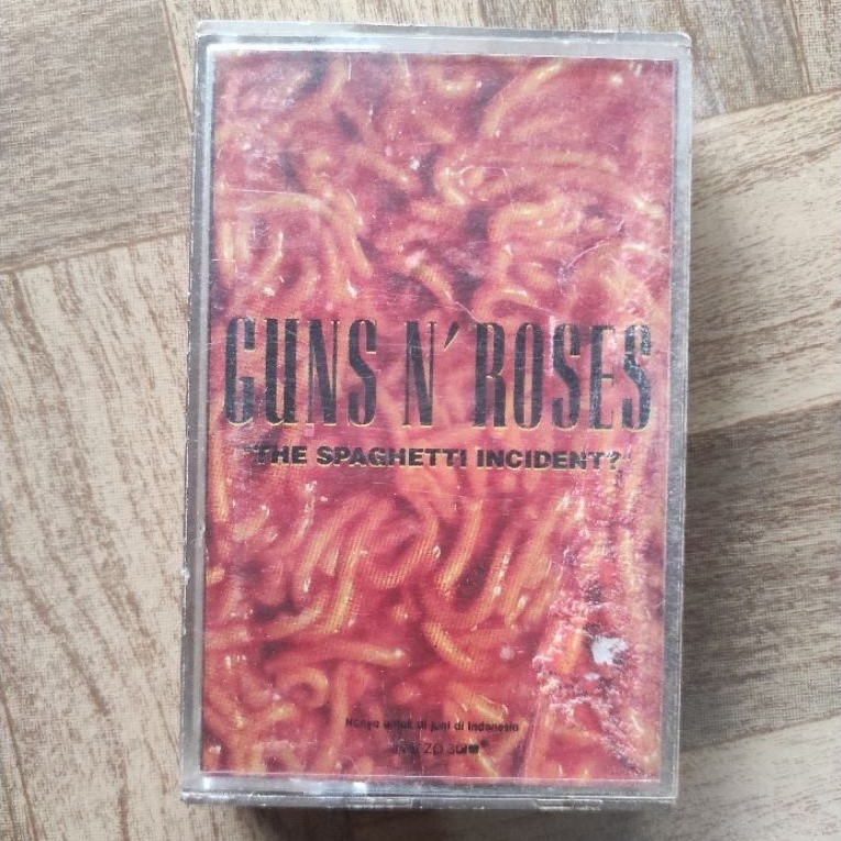 kaset pita GUNS N ROSES "spaghetti incident"